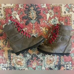 Sorel Women’s  7.5 Lexie Grey Taupe Pink Lace Up Wedge Boots Quarry NL3046-052